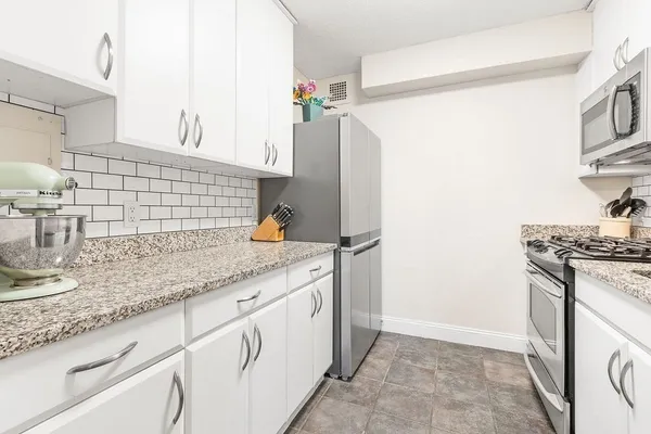 $775,000 | 33 Pond Avenue, Unit 524, Brookline, MA 02445