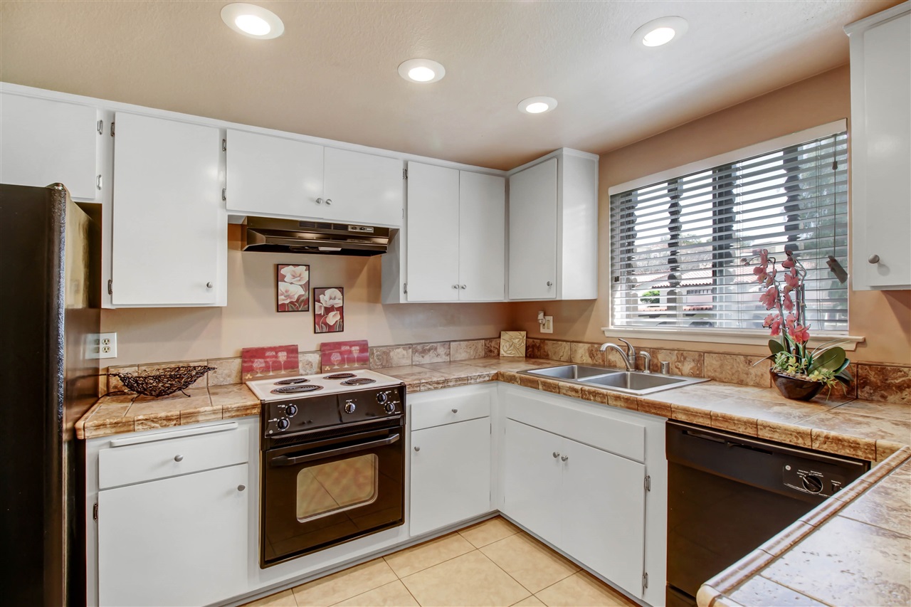 11942 Rancho Bernardo Road, Unit T San Diego, CA 92128 - Photo 4 of 13 Gallery Image 4