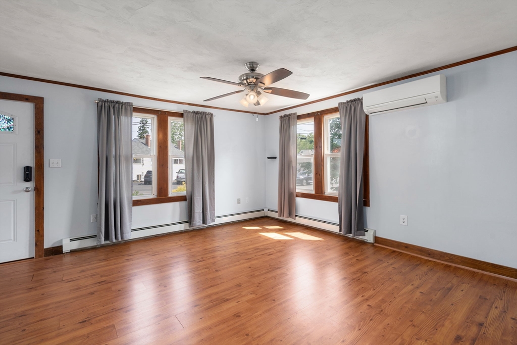 9 Providence Road Sutton, MA 01590 - Photo 4 of 37