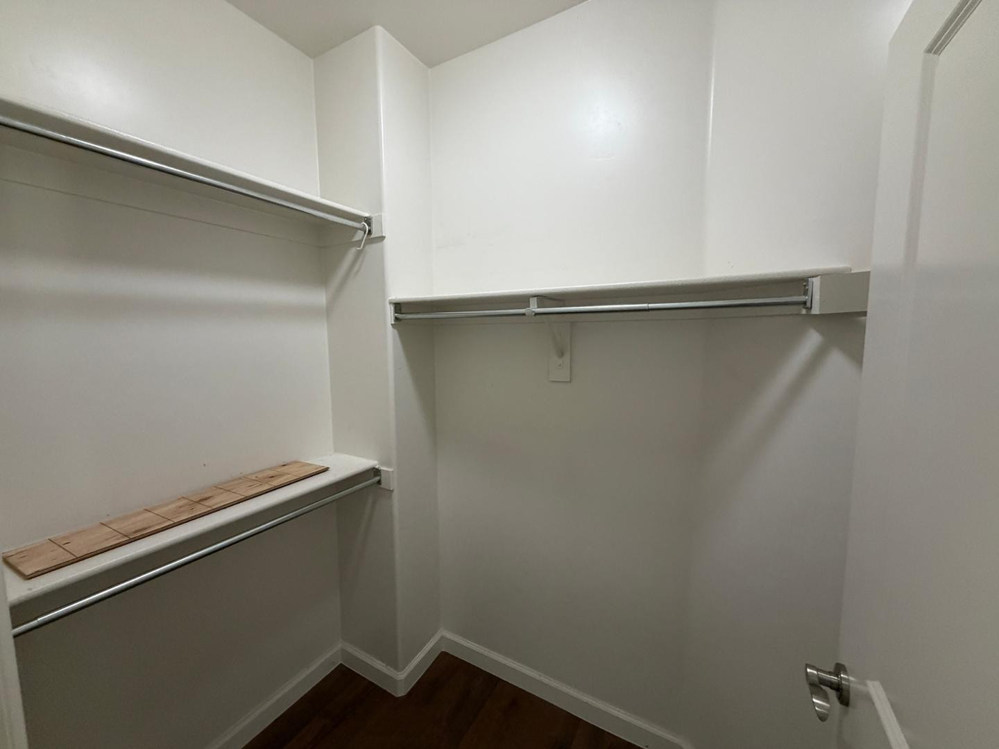 7291 North Scottsdale Road, Unit 1001 Paradise Valley, AZ 85253 - Photo 15 of 34 a close up of a microwave