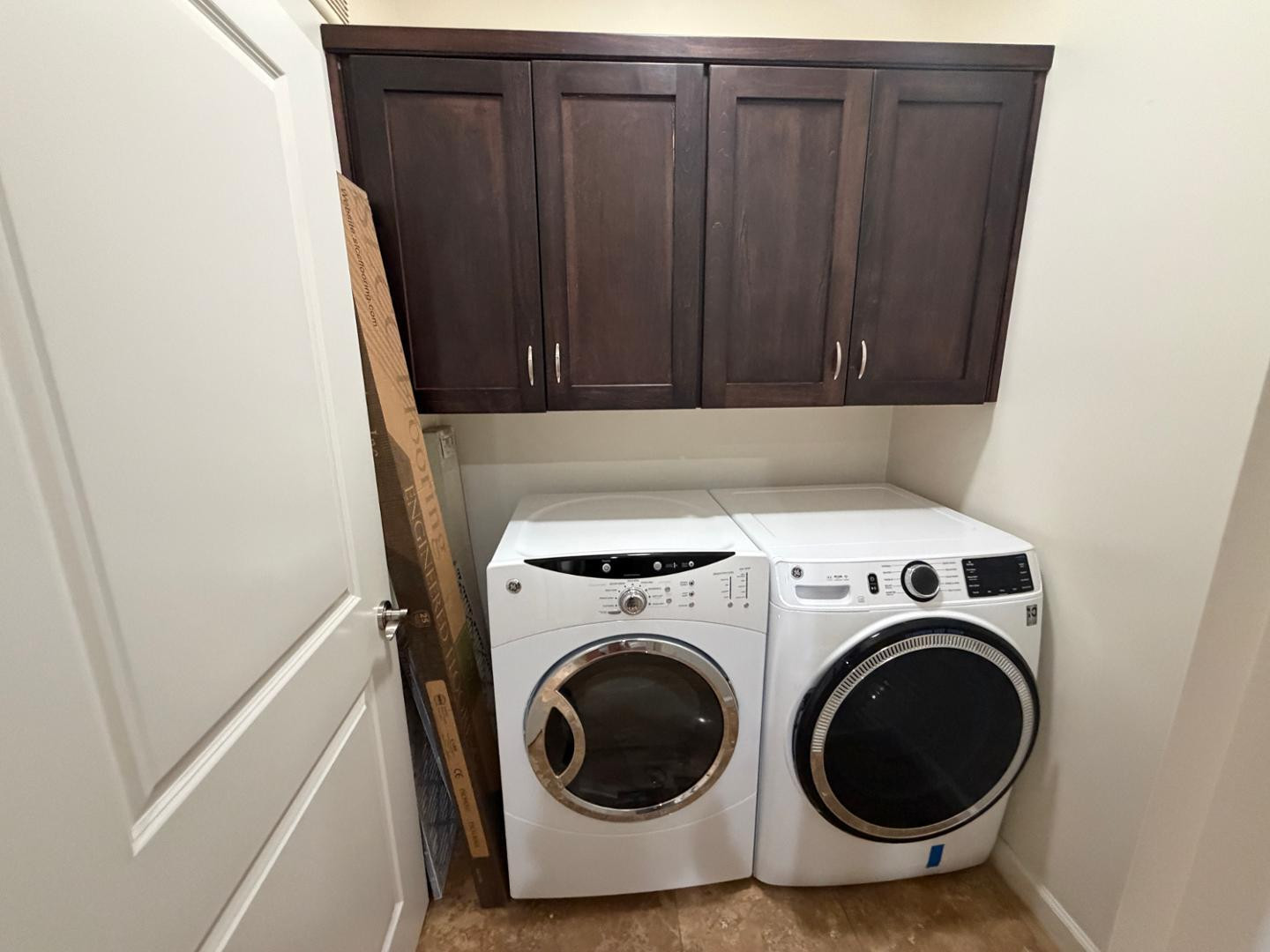 7291 North Scottsdale Road, Unit 1001 Paradise Valley, AZ 85253 - Photo 21 of 34 a utility room with dryer and washer