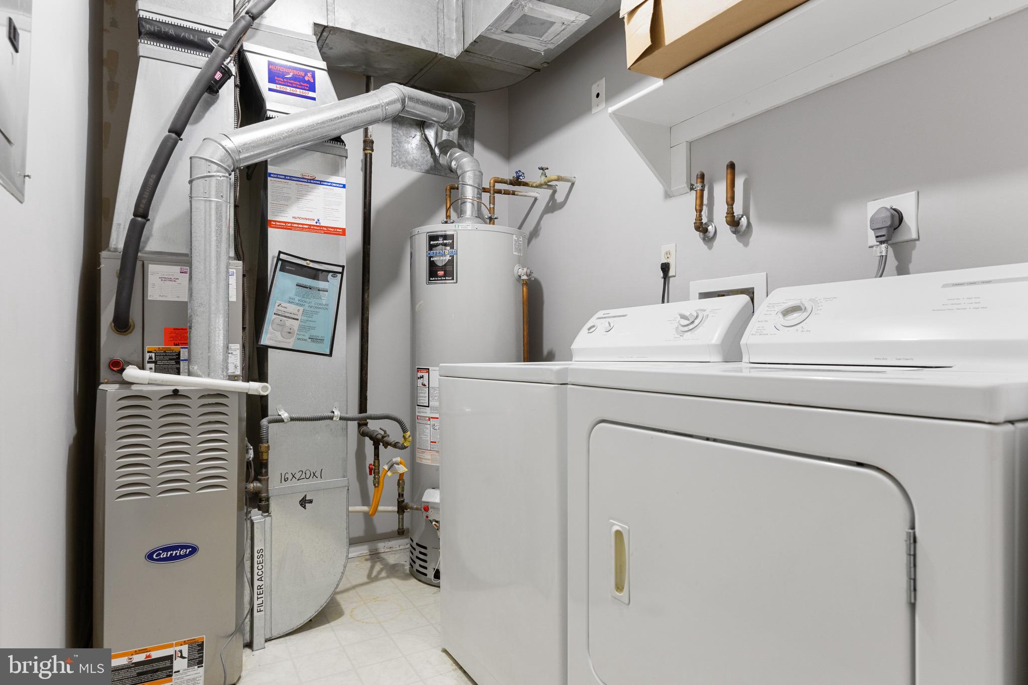 5306 A Aberdeen Drive Mount Laurel, NJ 08054 - Photo 8 of 18 a utility room with dryer and washer