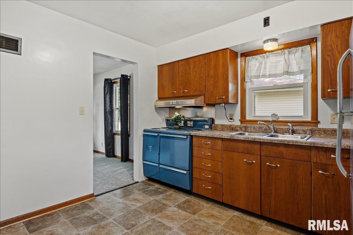 50 Midland Court Springfield, IL 62702 - Photo 8 of 25
