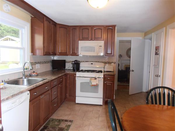 263 Burbank Road Longmeadow, MA 01106 - Photo 4 of 21 Gallery Image 4