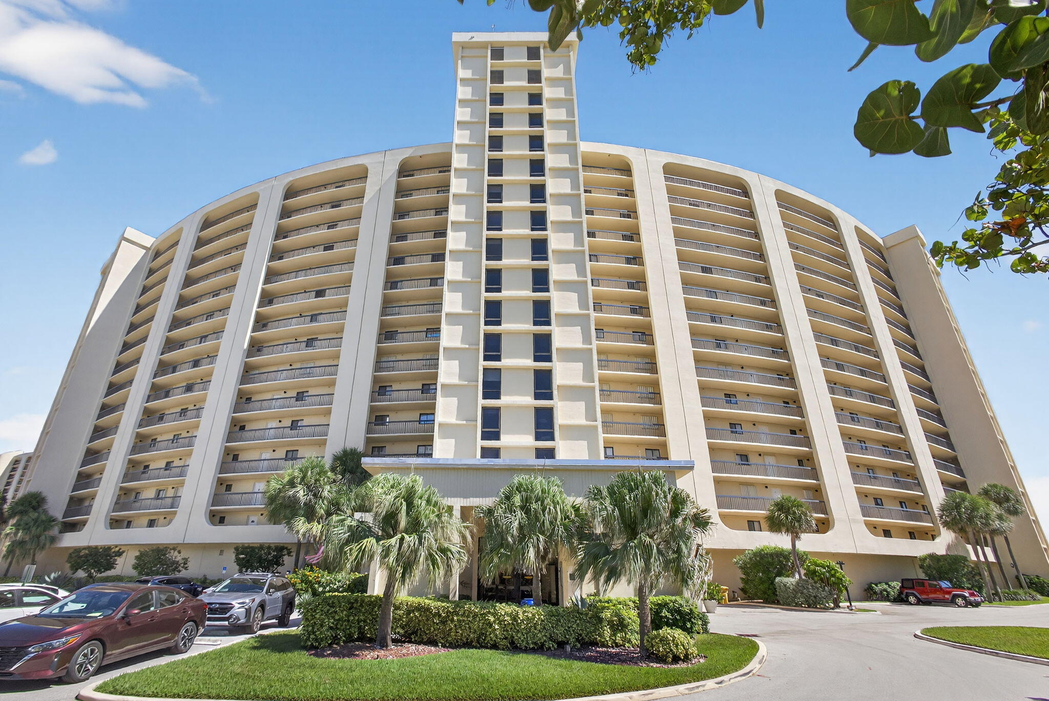 100 Ocean Trail Way, Unit 305 Jupiter, FL 33477 - Photo 35 of 53 a front view of a building