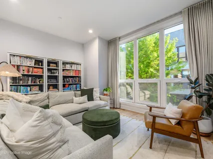 $1,050,000 | 525 North Bishop Street, Unit 5, Chicago, IL 60642