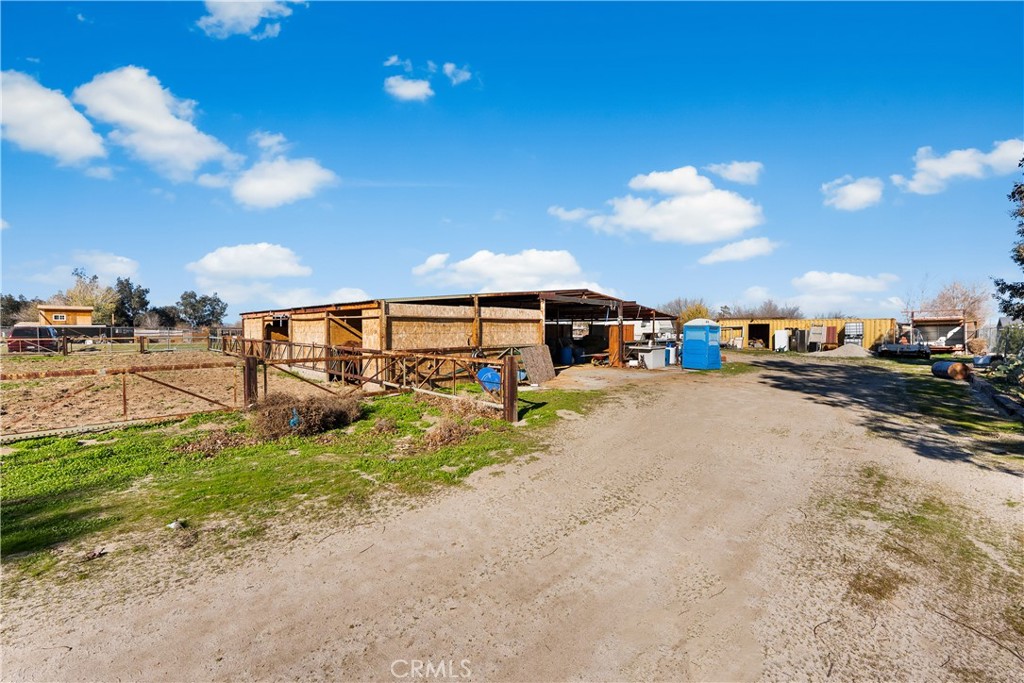10837 East Ave R 10 Littlerock, CA 93543 - Photo 38 of 50 a view of a street with houses
