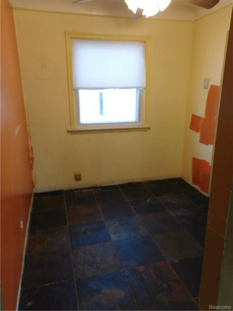 25156 Hayes Road Roseville, MI 48066 - Photo 12 of 30 Dining Room