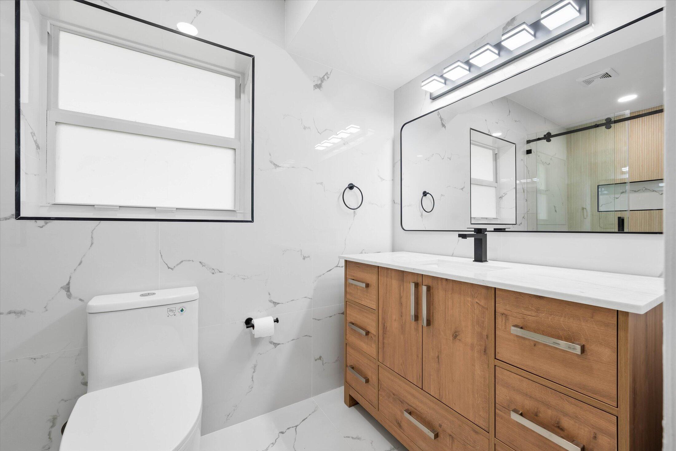 1650 Northwest 9th Street Boca Raton, FL 33486 - Photo 24 of 38 Primary Bath