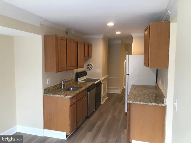 $1,600 | 430 Girard Street, Unit 101, Gaithersburg, MD 20877