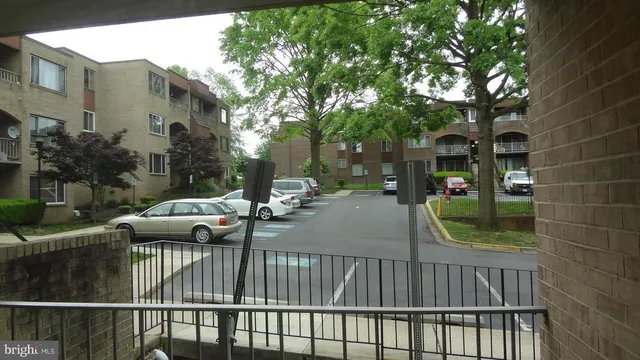 $1,600 | 430 Girard Street, Unit 101, Gaithersburg, MD 20877