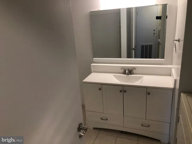 $1,600 | 430 Girard Street, Unit 101, Gaithersburg, MD 20877