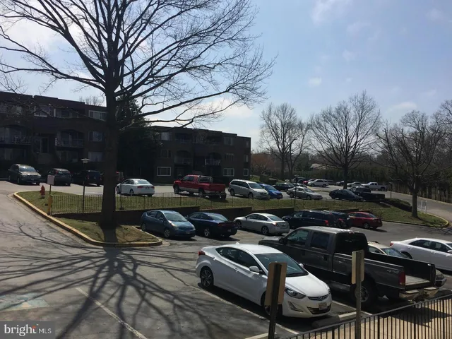 $1,600 | 430 Girard Street, Unit 101, Gaithersburg, MD 20877