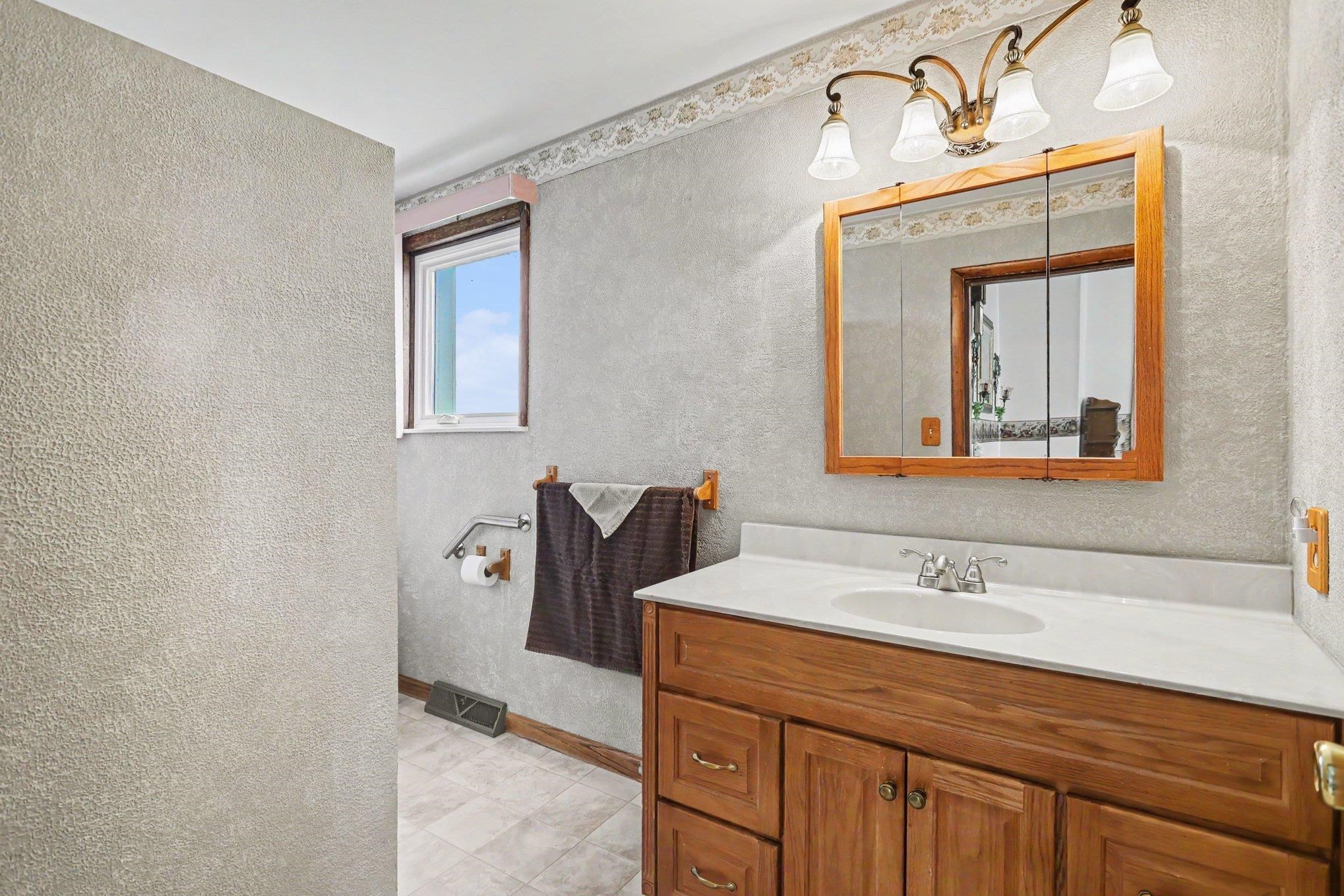 2798 North Tower Beach Road Pinconning, MI 48650 - Photo 19 of 37