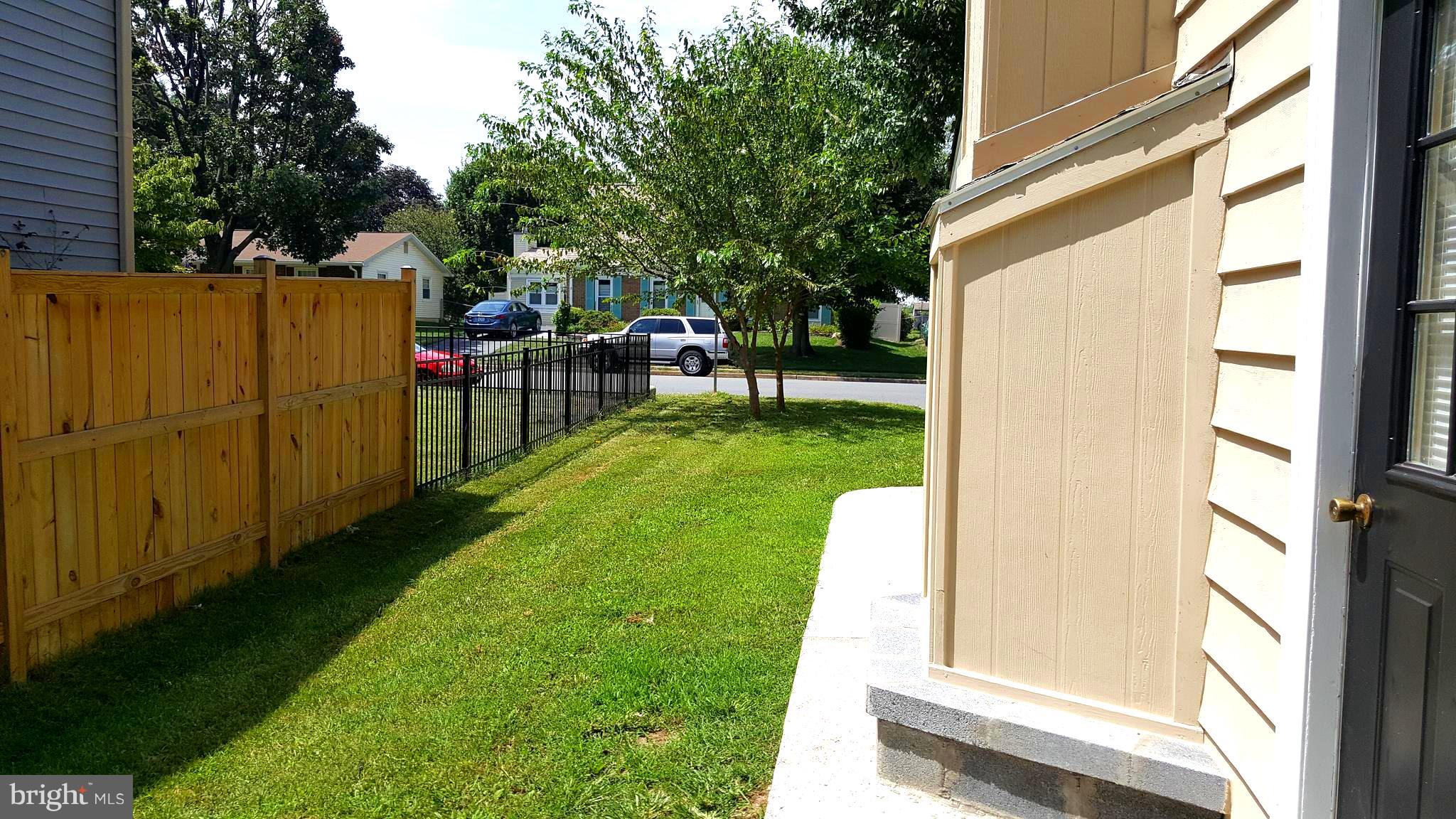 302 South Harrison Road Sterling, VA 20164 - Photo 19 of 24 Right side of yard facing street
