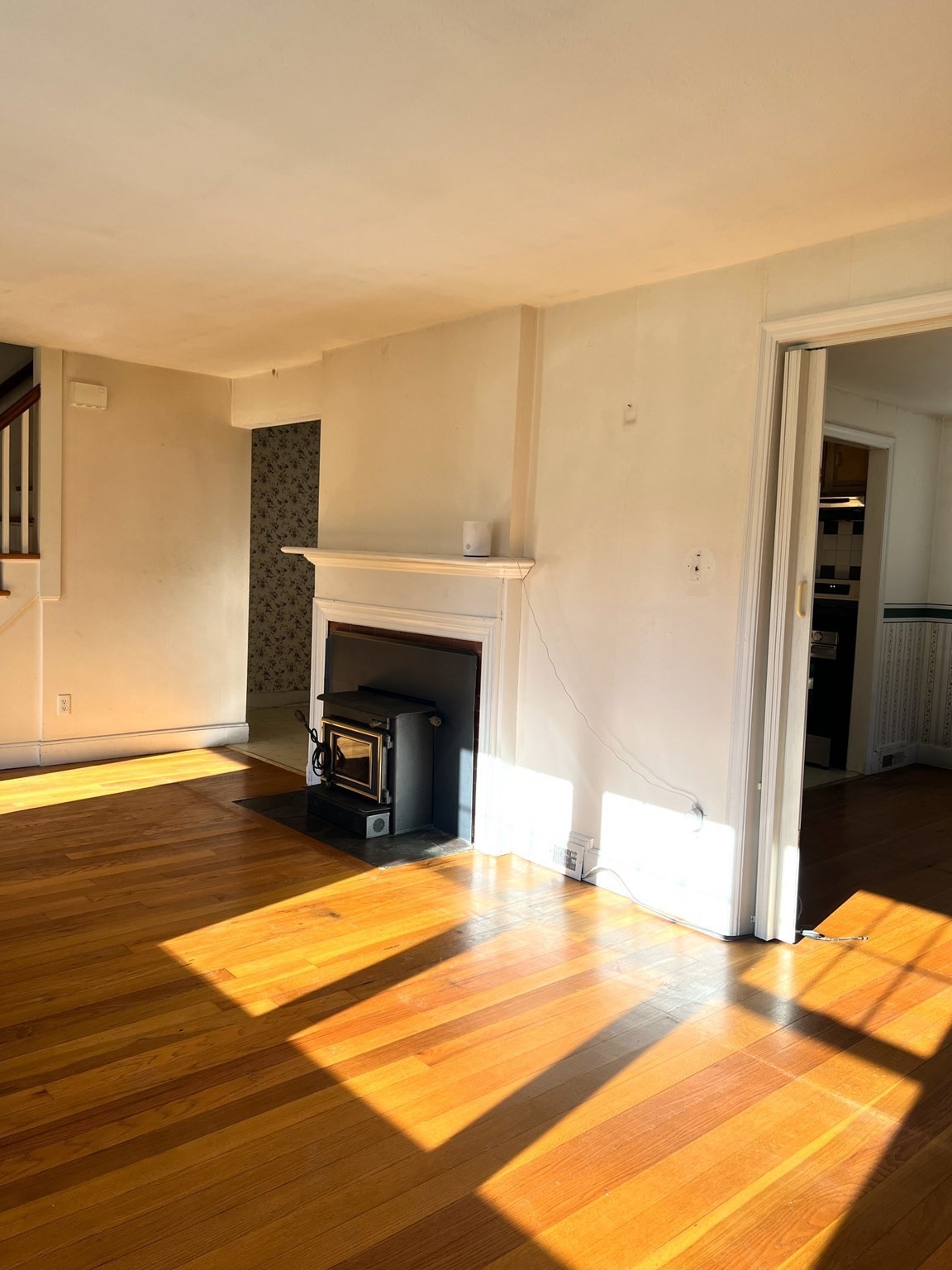 109 Pilgrim Road Springfield, MA 01118 - Photo 5 of 35 Gallery Image 5