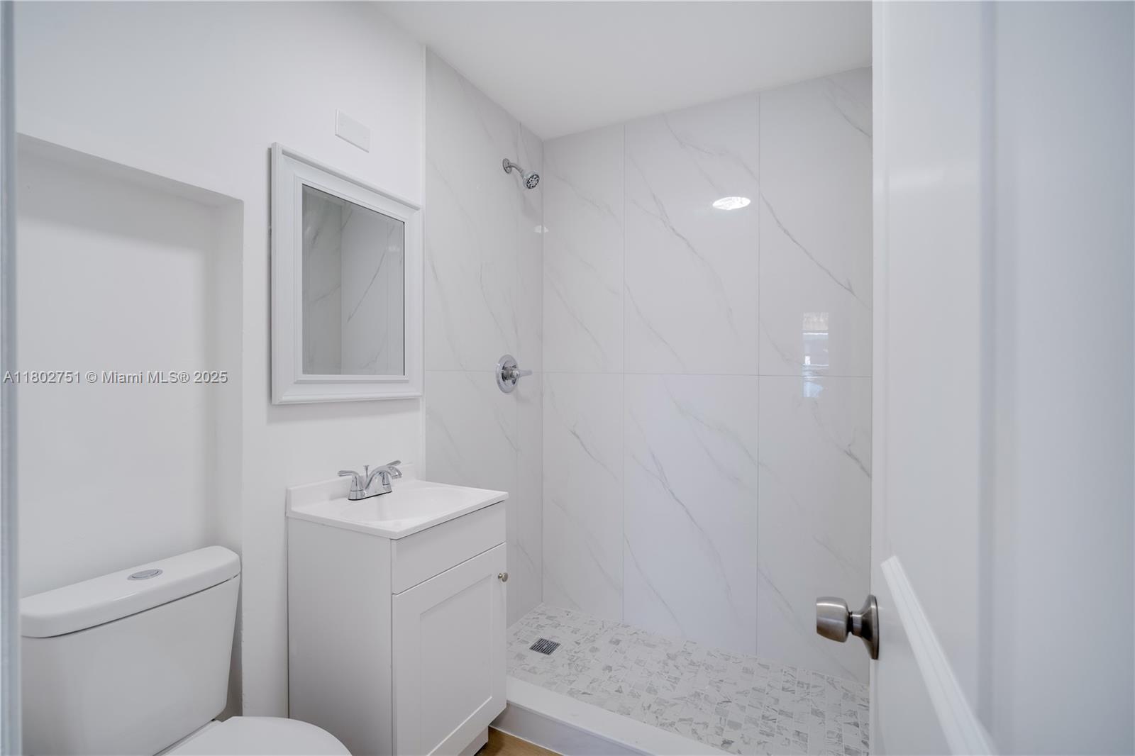 6830 Southwest 1st Street Miami, FL 33144 - Photo 12 of 33 Gallery Image 12