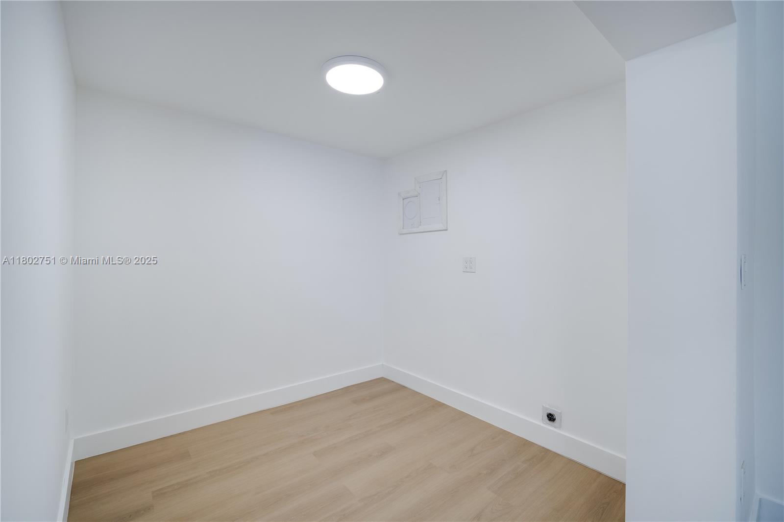 6830 Southwest 1st Street Miami, FL 33144 - Photo 26 of 33 Gallery Image 26