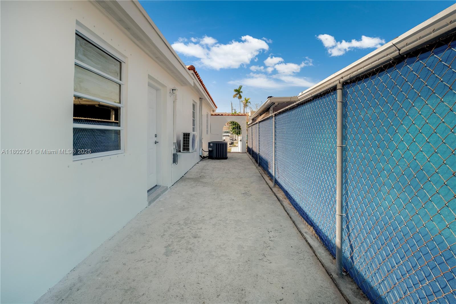 6830 Southwest 1st Street Miami, FL 33144 - Photo 27 of 33 Gallery Image 27