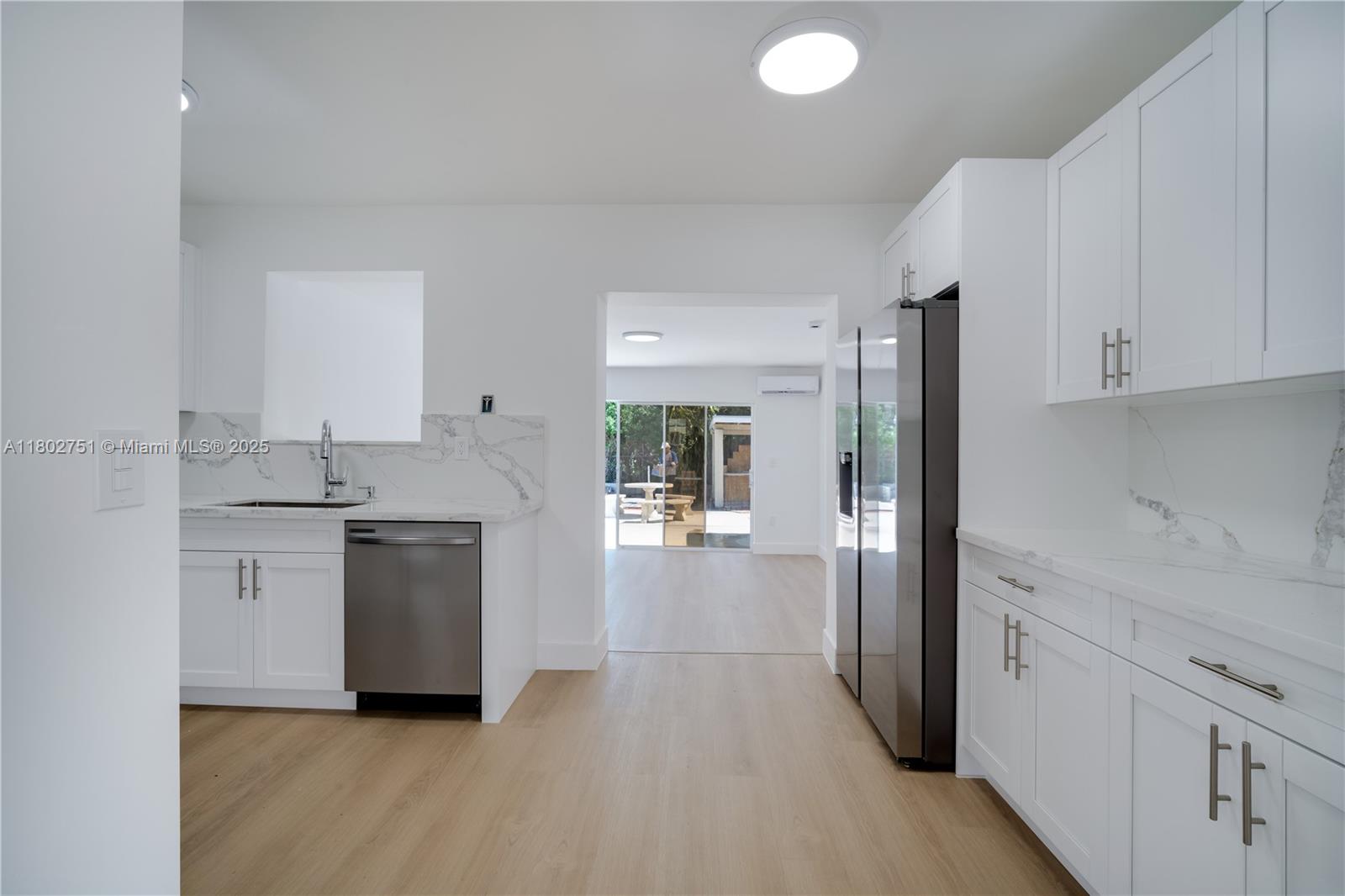 6830 Southwest 1st Street Miami, FL 33144 - Photo 8 of 33 Gallery Image 8