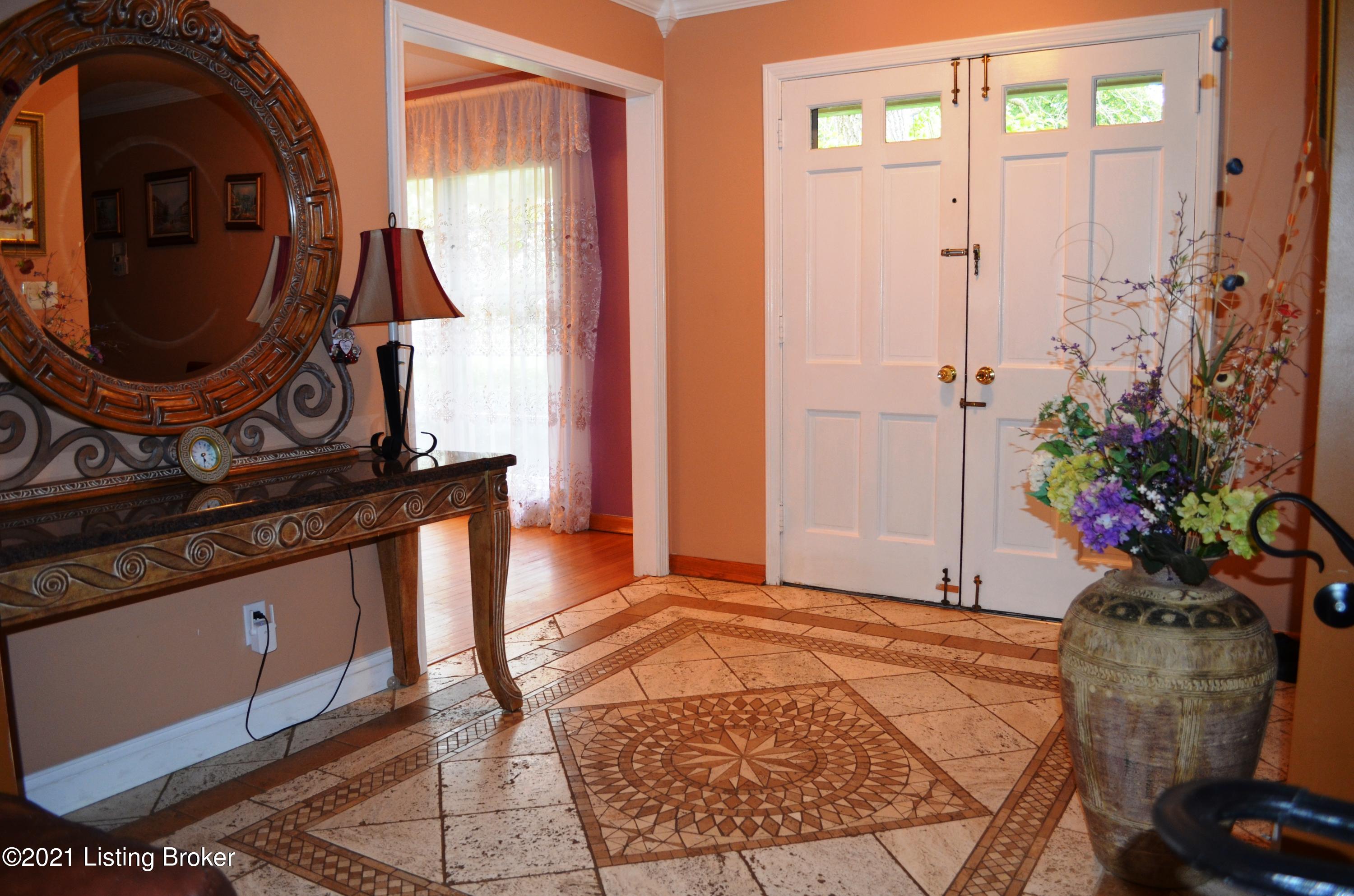 7807 Circle Crest Road Louisville, KY 40241 - Photo 6 of 22 6 foyer