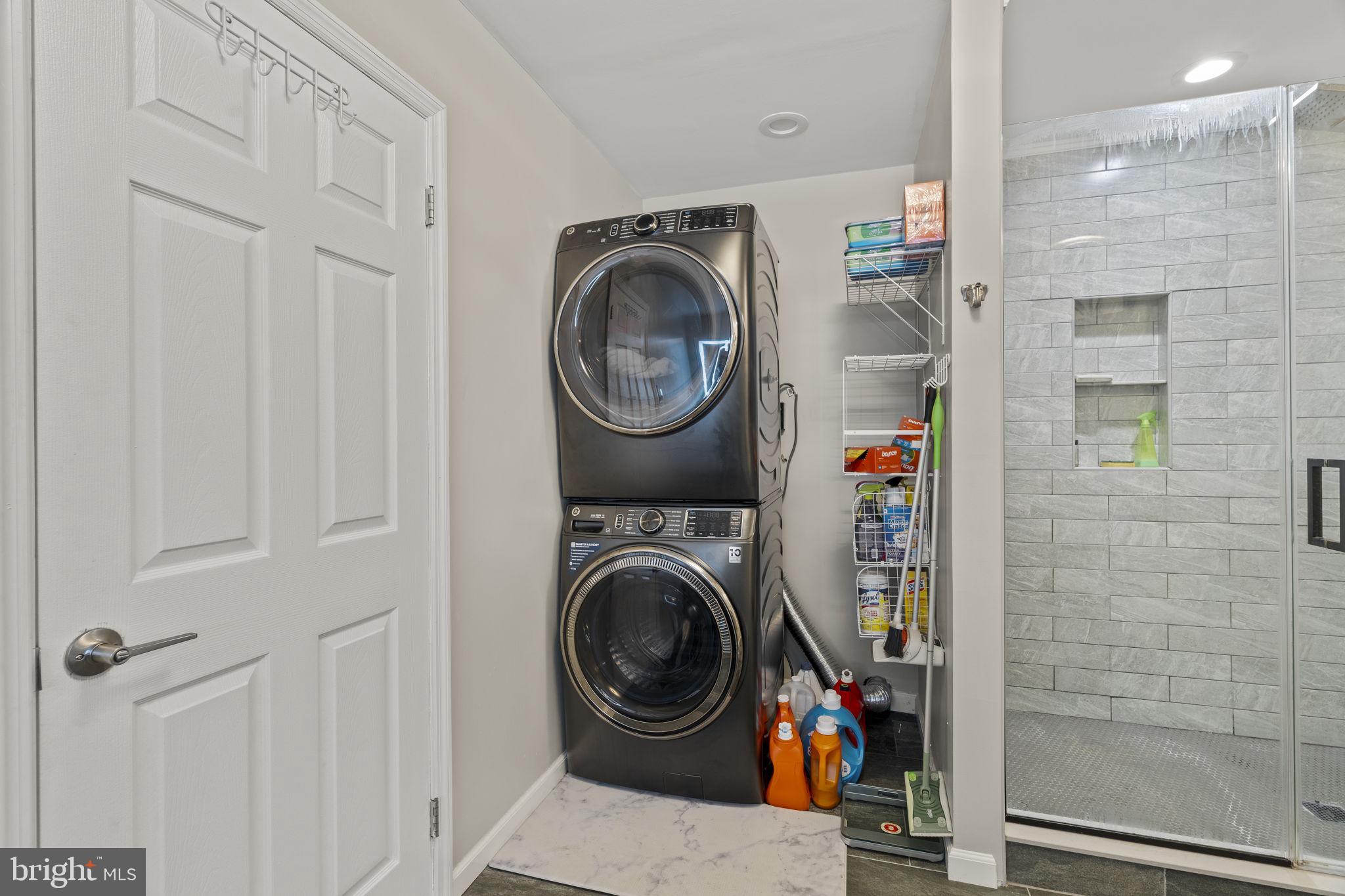 205 Franklin Avenue Berlin, NJ 08009 - Photo 32 of 36 a utility room with dryer and washer