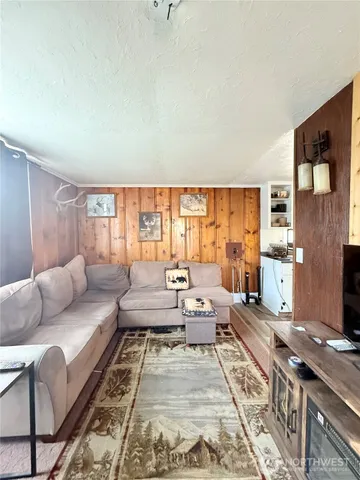 $179,900 | 825 2nd Avenue North, Okanogan, WA 98840