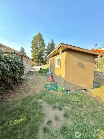 $179,900 | 825 2nd Avenue North, Okanogan, WA 98840