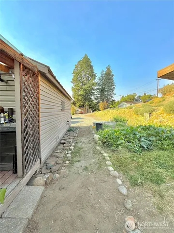 $179,900 | 825 2nd Avenue North, Okanogan, WA 98840