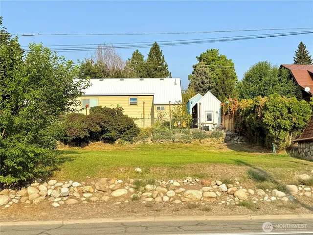 $179,900 | 825 2nd Avenue North, Okanogan, WA 98840
