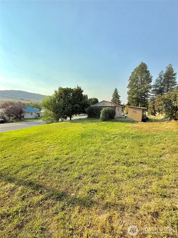 $179,900 | 825 2nd Avenue North, Okanogan, WA 98840