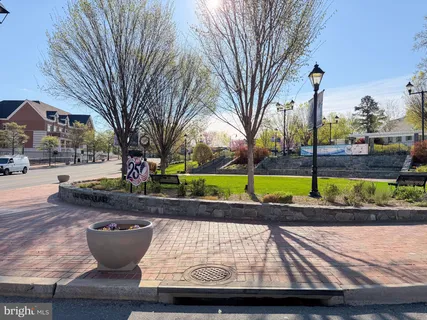 $947,000 | 10424 Breckinridge Lane, Fairfax, VA 22030