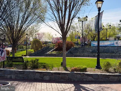 $947,000 | 10424 Breckinridge Lane, Fairfax, VA 22030