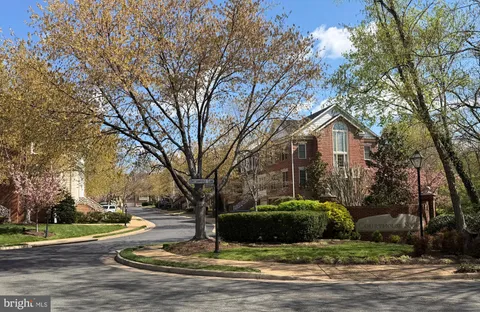 $947,000 | 10424 Breckinridge Lane, Fairfax, VA 22030