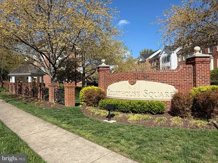 $947,000 | 10424 Breckinridge Lane, Fairfax, VA 22030