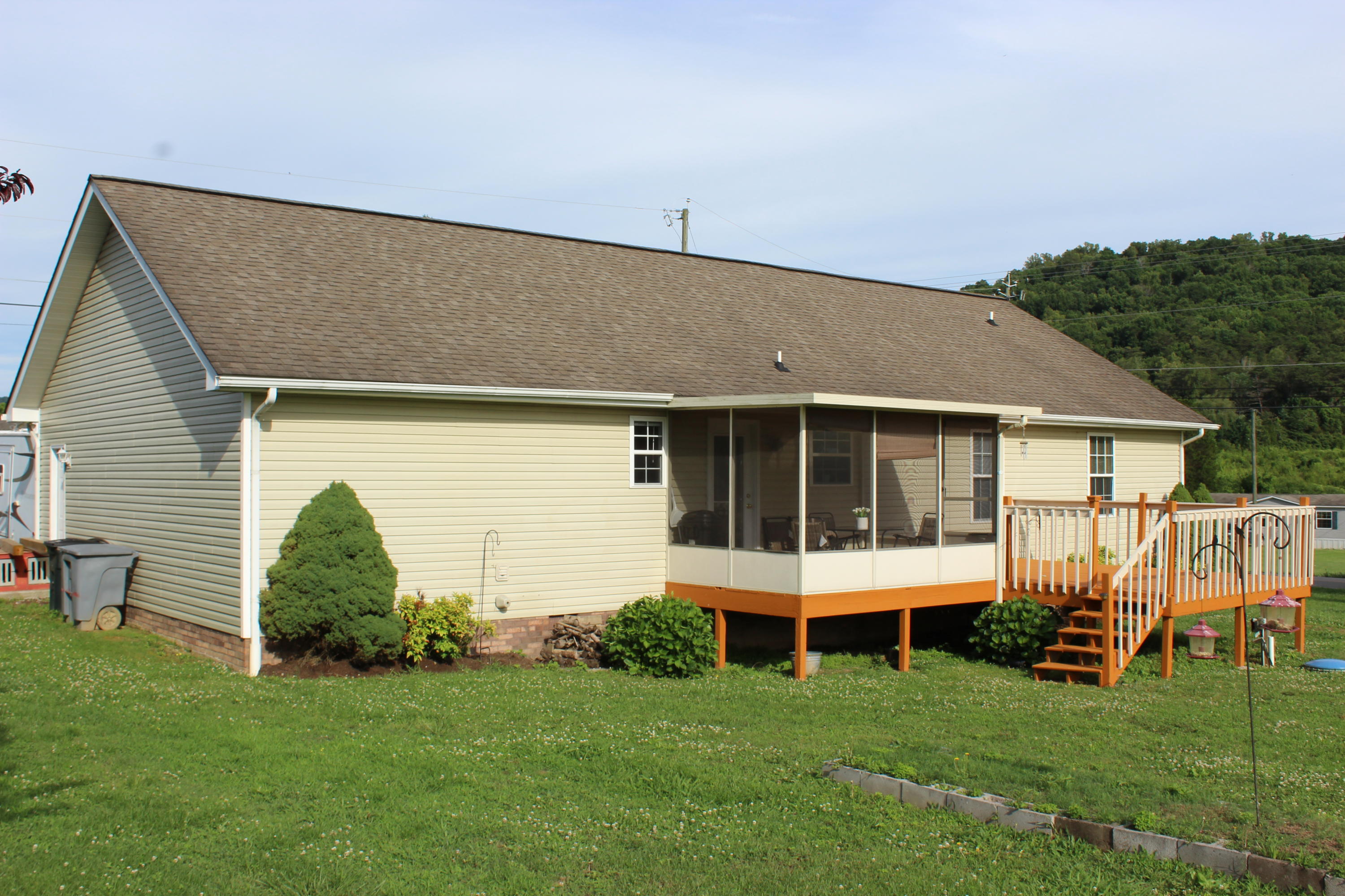 107 Ravyn's Way Maynardville, TN 37807 - Photo 8 of 22 IMG_3250
