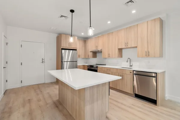 $4,250 | 1151 Walnut Street, Unit 405, Newton, MA 02461
