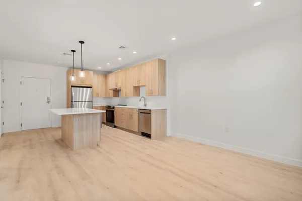 $4,250 | 1151 Walnut Street, Unit 405, Newton, MA 02461