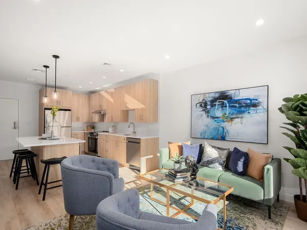 $4,250 | 1151 Walnut Street, Unit 405, Newton, MA 02461