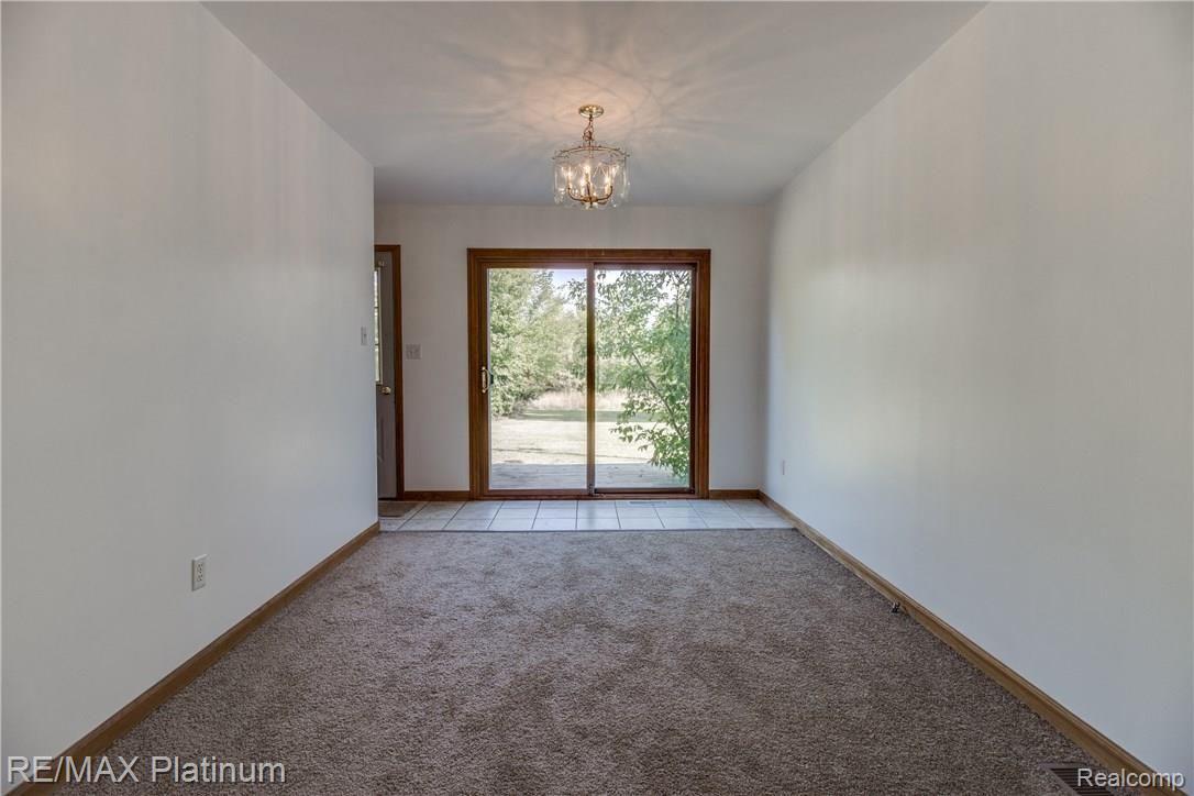 3802 Steinacker Road Howell, MI 48855 - Photo 7 of 34 Interiors 4.jpg