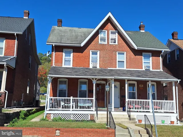 $274,500 | 381 Charles Street, Coatesville, PA 19320