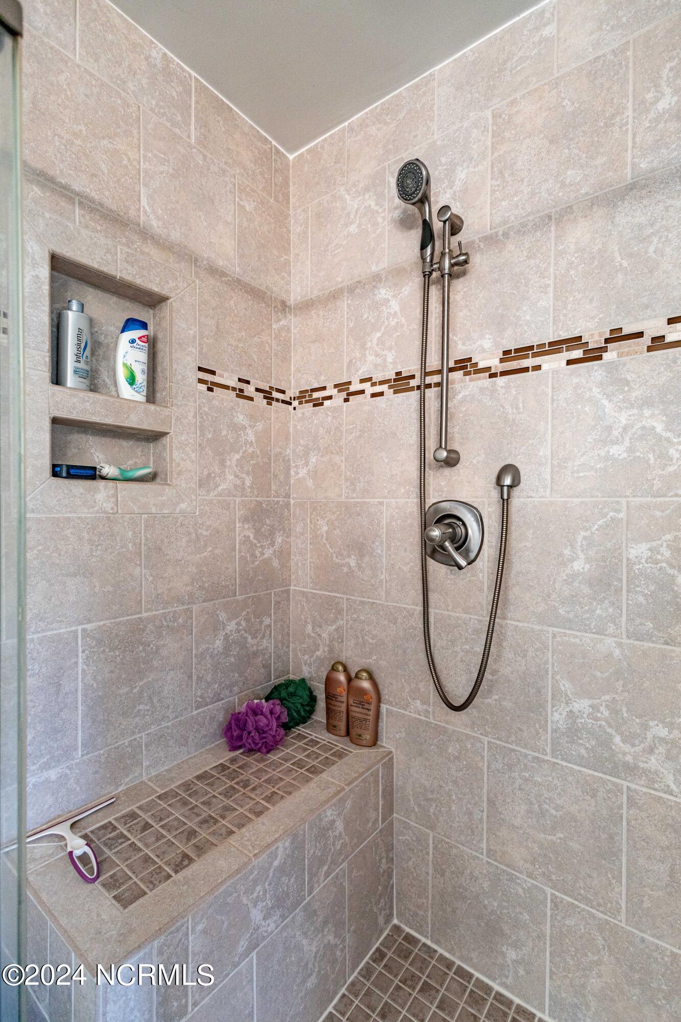 106 Raccoon Run Washington, NC 27889 - Photo 39 of 44 master bath 3