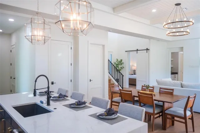 $2,140,000 | 2420 Floyd Street, Sarasota, FL 34239