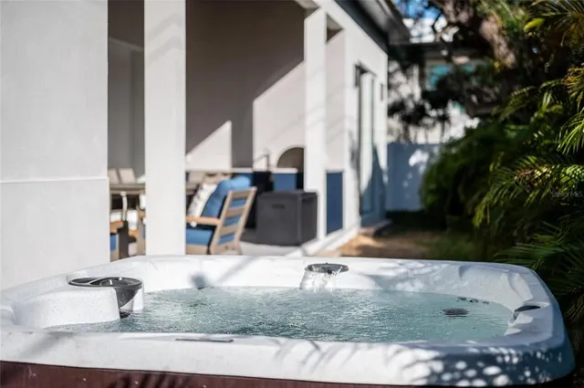 $2,140,000 | 2420 Floyd Street, Sarasota, FL 34239