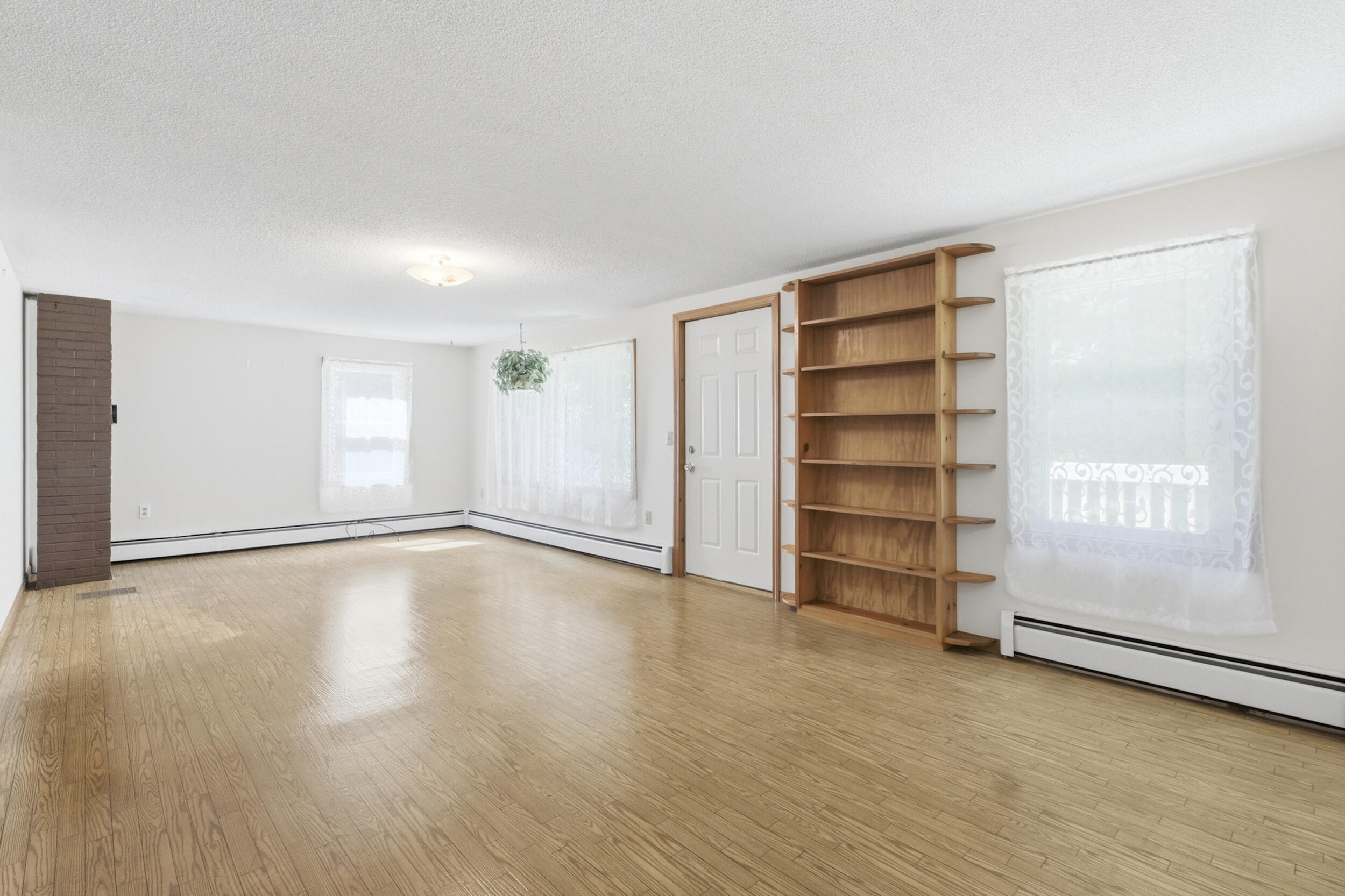 174_davis_ln-interior-11