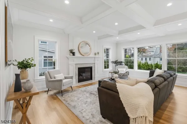 $3,495,000 | 2 Whitman Drive, Chatham, NJ 07928