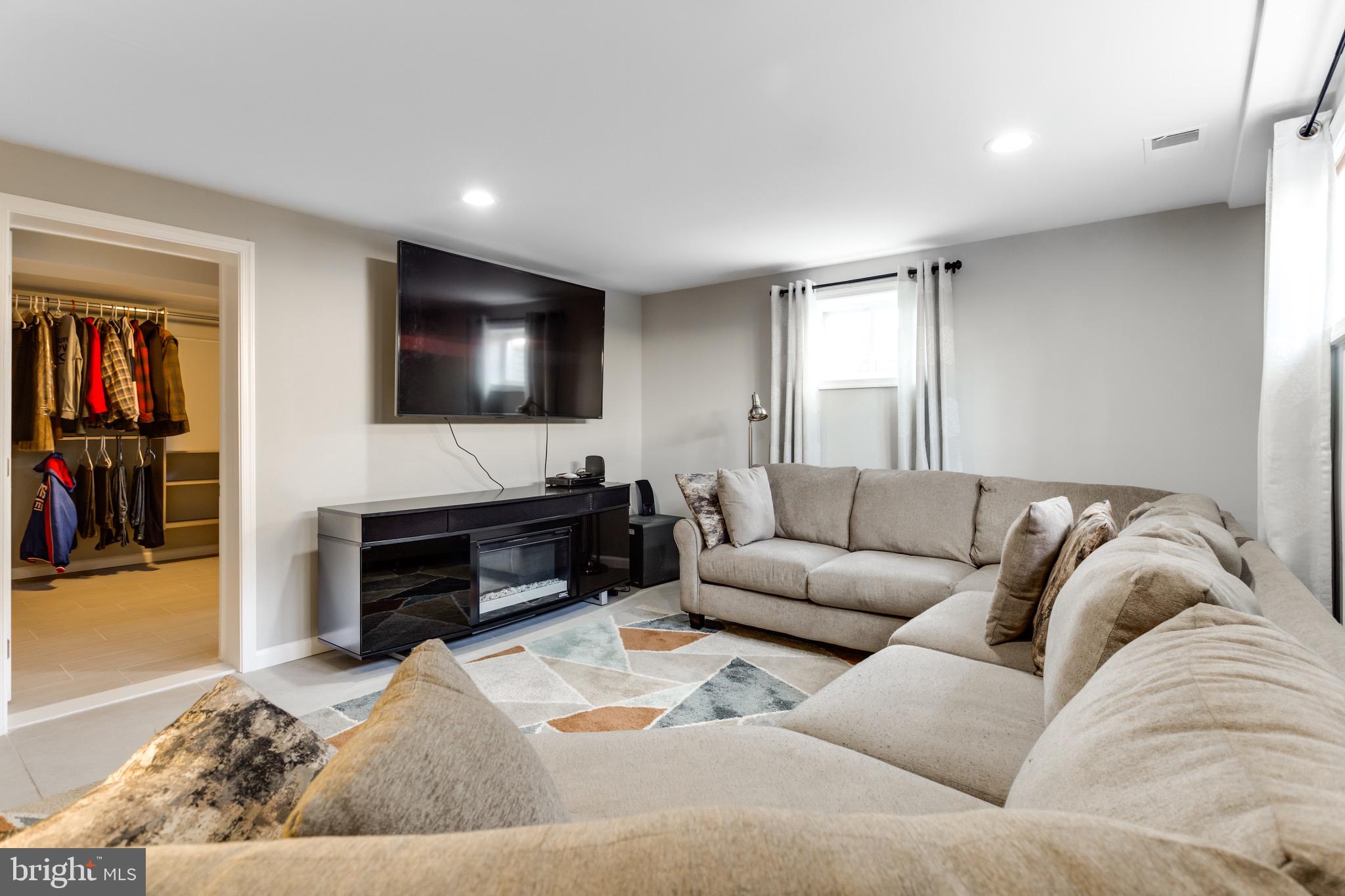 6830 Lois Drive Springfield, VA 22150 - Photo 40 of 57