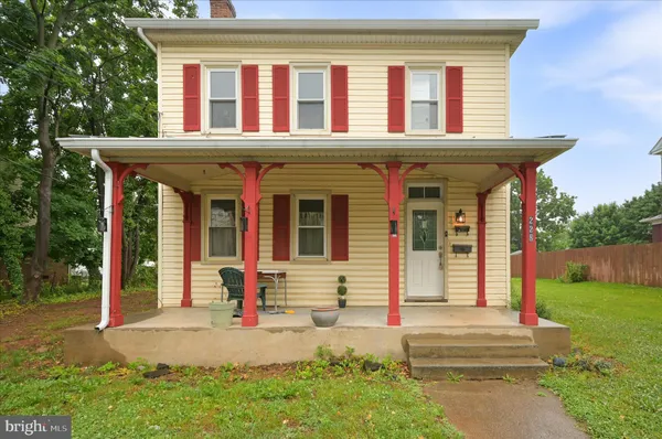 $1,200 | 228 Cloud Street, Front Royal, VA 22630