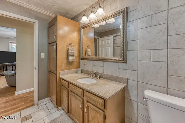 $279,900 | 389 Jenkins Hollow Road, Elizabethton, TN 37643