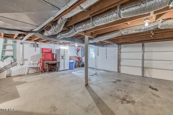 $279,900 | 389 Jenkins Hollow Road, Elizabethton, TN 37643